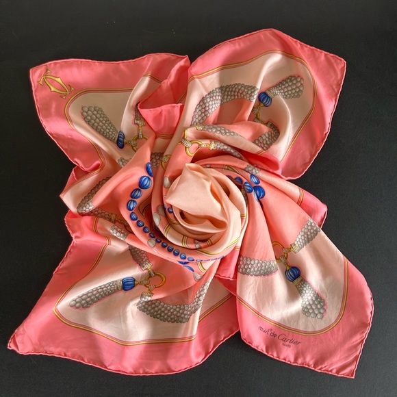 ~CARTIER~ must de Cartier 100% silk scarf beautiful used condition. - Picture 1 of 13